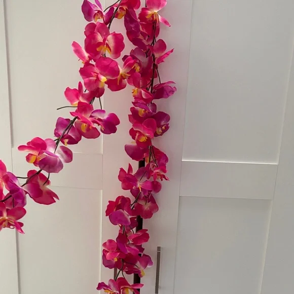 Vibrant Pink Orchid Garland - 2 strands - Picture 6 of 7